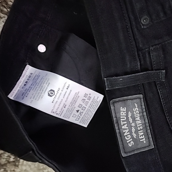 Signature Levi High Rise Bootcut Black Jeans Size 14 - Picture 4 of 6